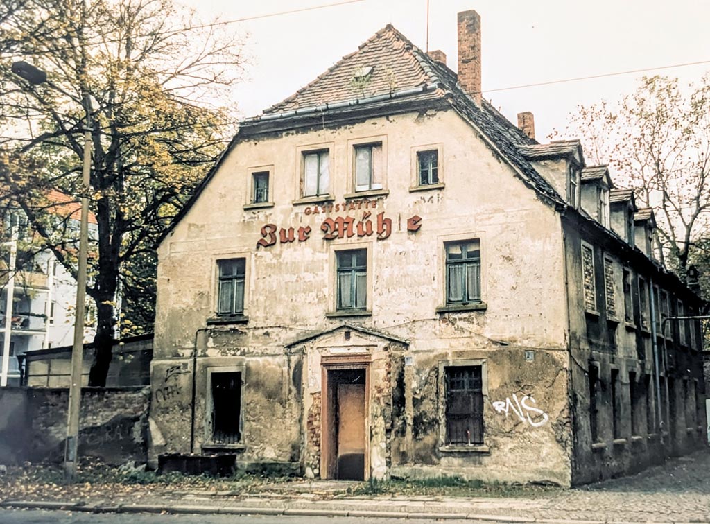 Die ehem. Gaststätte „Zur Mühle“, am 19. Oktober 1996