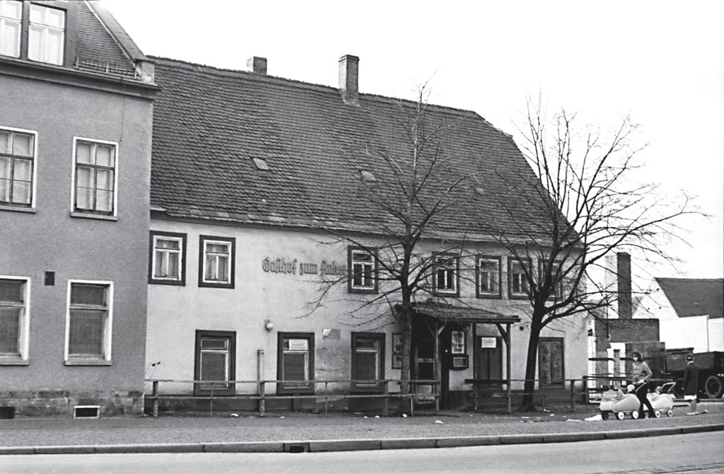 Gasthof zum Anker in der Straße der DSF, heute Delitzscher Straße,
1963