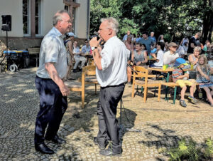 Christian Lohmeier und Pfarrer Amberg Foto: Frank Heinrich