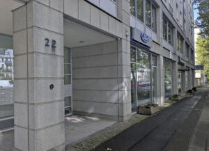 Die Theresienstraße 22, heute „Auto-Schneider“, am 24. September 2026